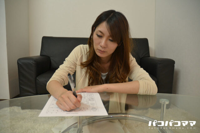 藤〇奈々子似の美人な奥様に精子を大量注入 中野絵里